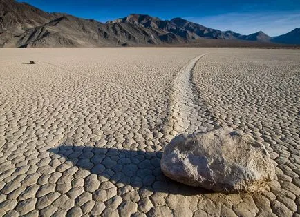 Mozgó köveket Death Valley, USA