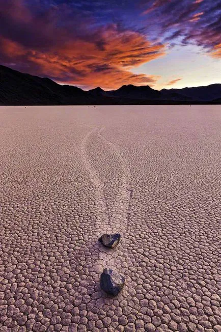 Mozgó köveket Death Valley, USA