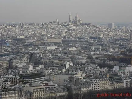 Eiffel-torony a sorban akár utazás Párizsba 2017-ben
