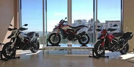 A nap hőse áttekintést a motorkerékpár Ducati Hypermotard 939