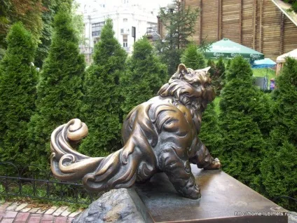 Пам'ятник коту Пантелеймону в киеве - домашній улюбленець (навпроти Золотих воріт) Пам'ятник коту Пантелеймону в киеве - домашній улюбленець