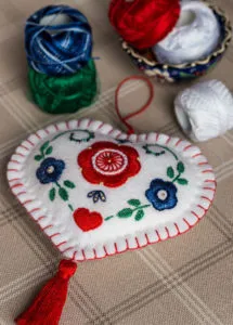 Як зшити новорічні іграшки своїми руками