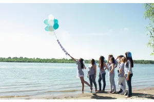 Як влаштувати дівич-вечір ідеї фото костюми - woman s day