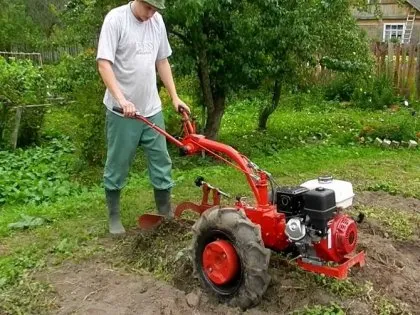 Hogyan lehet növelni a sebességet a járás traktor