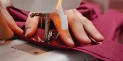 Сукня з відкритими плечима варіанти фасонів, фото, форма (форма сукні з відкритими плечима на гумці) Сукня з відкритими плечима варіанти фасонів, фото, форма