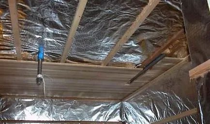 Bariera de vapori pentru selecția materialului podea plafon lemn de esență tare și instalare