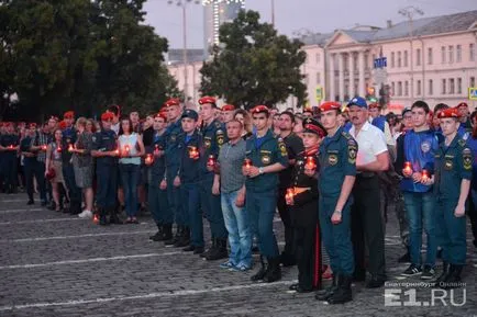 Emlékszünk a több ezer Jekatyerinburg vett részt az akcióban - Memória gyertya