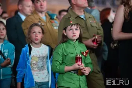 Emlékszünk a több ezer Jekatyerinburg vett részt az akcióban - Memória gyertya