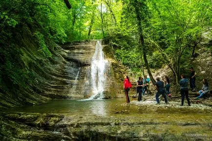 Pshadskie vízesések és dolmenek a folyó völgyében Pshada