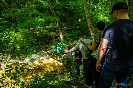 cascade Pshadskie și dolmene în valea râului Pshada