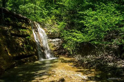 Pshadskie vízesések és dolmenek a folyó völgyében Pshada