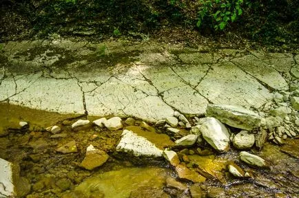 Pshadskie vízesések és dolmenek a folyó völgyében Pshada