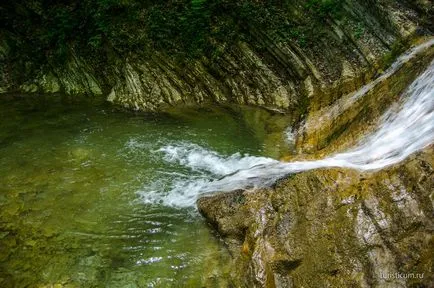 cascade Pshadskie și dolmene în valea râului Pshada