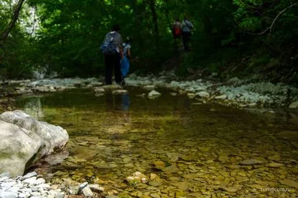 Pshadskie vízesések és dolmenek a folyó völgyében Pshada