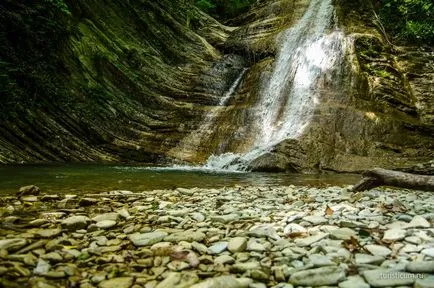 cascade Pshadskie și dolmene în valea râului Pshada