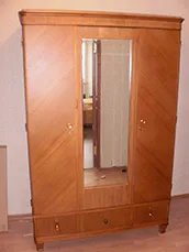 Javítás szekrények otthon Moszkvában, hevea mester