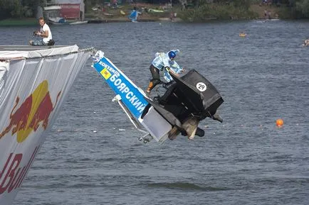 Ред Бул flugtag 2011 снимка новини