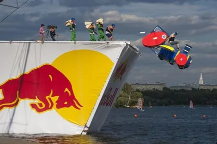 Ред Бул flugtag 2011 снимка новини