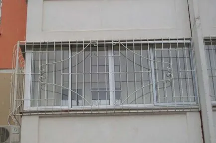 Барове на балкон лоджия, снимките, кована решетка, инсталират метална кутия за това как да се защити