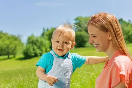 Copiii de la 1 la 3 de ce se luptă și aruncă jucării