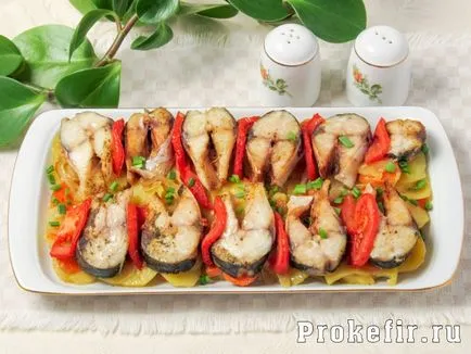 Salata „Obzhorka“ cu carne de pui si ciuperci cu sos de chefir lumina - reteta cu pas cu pas fotografii