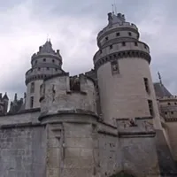 Приказен замък на Pierrefonds, известен още като замъка на Артур