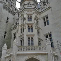 Приказен замък на Pierrefonds, известен още като замъка на Артур