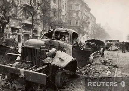 Szovjet tankok Budapest - Honvédségi Szemle