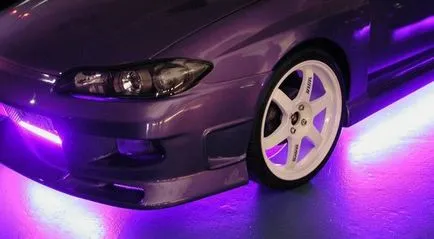 LED-uri auto de tuning cu mâinile