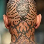 Tatuaje pe cap pentru bărbați