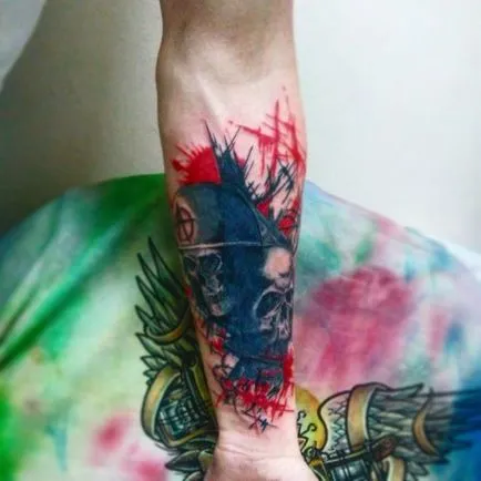Tattoo karján szemetet polka a kiviteli alak szokatlan sötétség és élénk színek