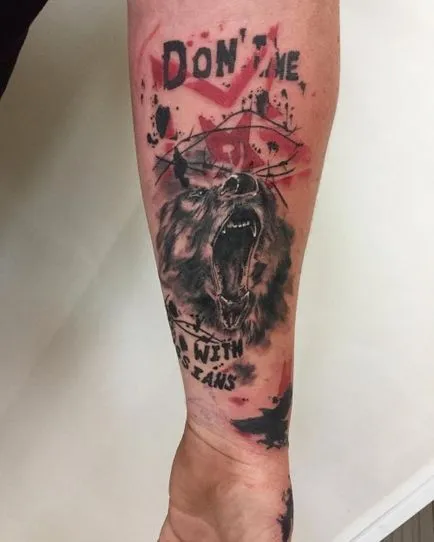 Tattoo karján szemetet polka a kiviteli alak szokatlan sötétség és élénk színek