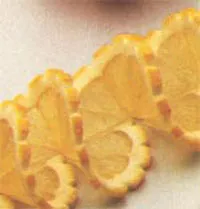 Орнаменти от лимон, украсяват масата