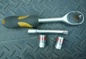 Смяна на масло в двигателя Skoda Octavia Tour със собствените си ръце - снимка и видео инструкции
