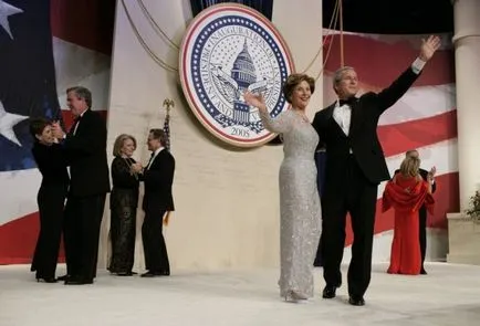 15 Ruhák amerikai First Lady kritizálni a ruhák