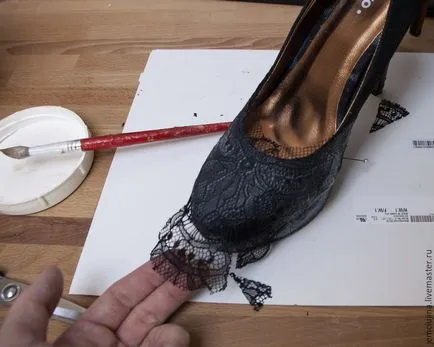 Decorați pantofi cu ajutorul unor elemente de dantelă și mici - Masters Fair - manual,