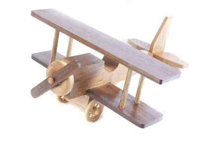 avioane din lemn