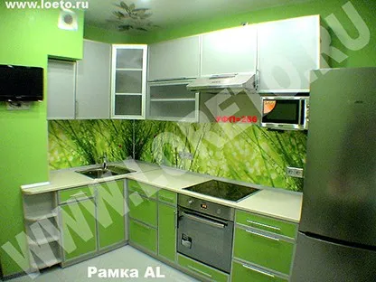 Кухня дизайн с вентилационни канали снимка проект с проекцията и вала