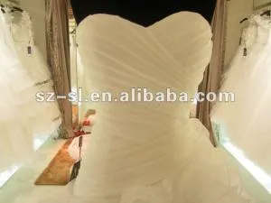 Текстурирани завеси и волани за поли - вечерна и сватбена