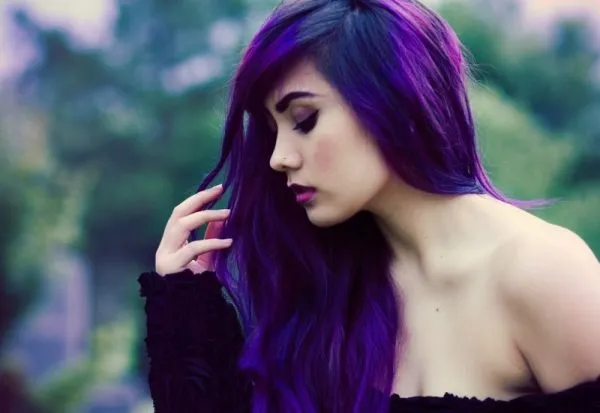 Виолетовият цвят на косата