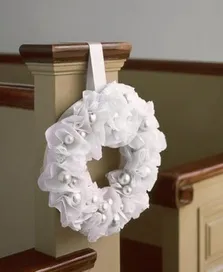 Идея за сватбена украса венец