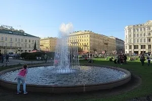 Прогулянка по Харкову палацова площа, зимовий палац, Невський проспект, вулиці (площа) Прогулянка по Харкову палацова площа, зимовий палац, Невський проспект, вулиці
