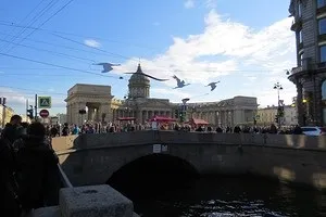 Прогулянка по Харкову палацова площа, зимовий палац, Невський проспект, вулиці (подорожі) Прогулянка по Харкову палацова площа, зимовий палац, Невський проспект, вулиці