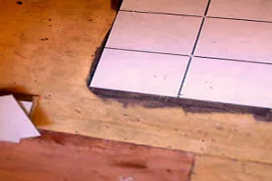 Hogyan tegyük egy cserép a fa padló, és hogy kell csinálni