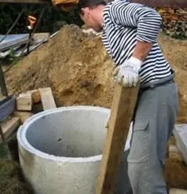 Hogyan készítsünk szeptikus tartály beton gyűrűk kezük részletes utasításokat fotókkal és videó példák