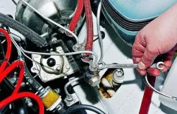 Как да премахнете и ремонт на главния спирачен цилиндър ВАЗ-2107