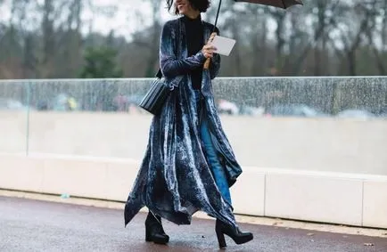 Как да се облича стилно в дъжд 46 есенни изображения улица стил за дъждовно време (40 снимки)