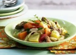 Рагу з яловичини з овочами і картоплею