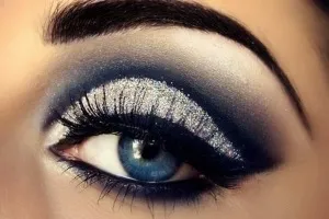 Smink Smokey Eyes kék szeme lépésről lépésre fotókkal