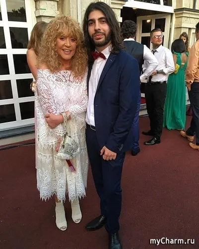 Outfit Pugacheva unokája jegygyűrűje szépség hírek